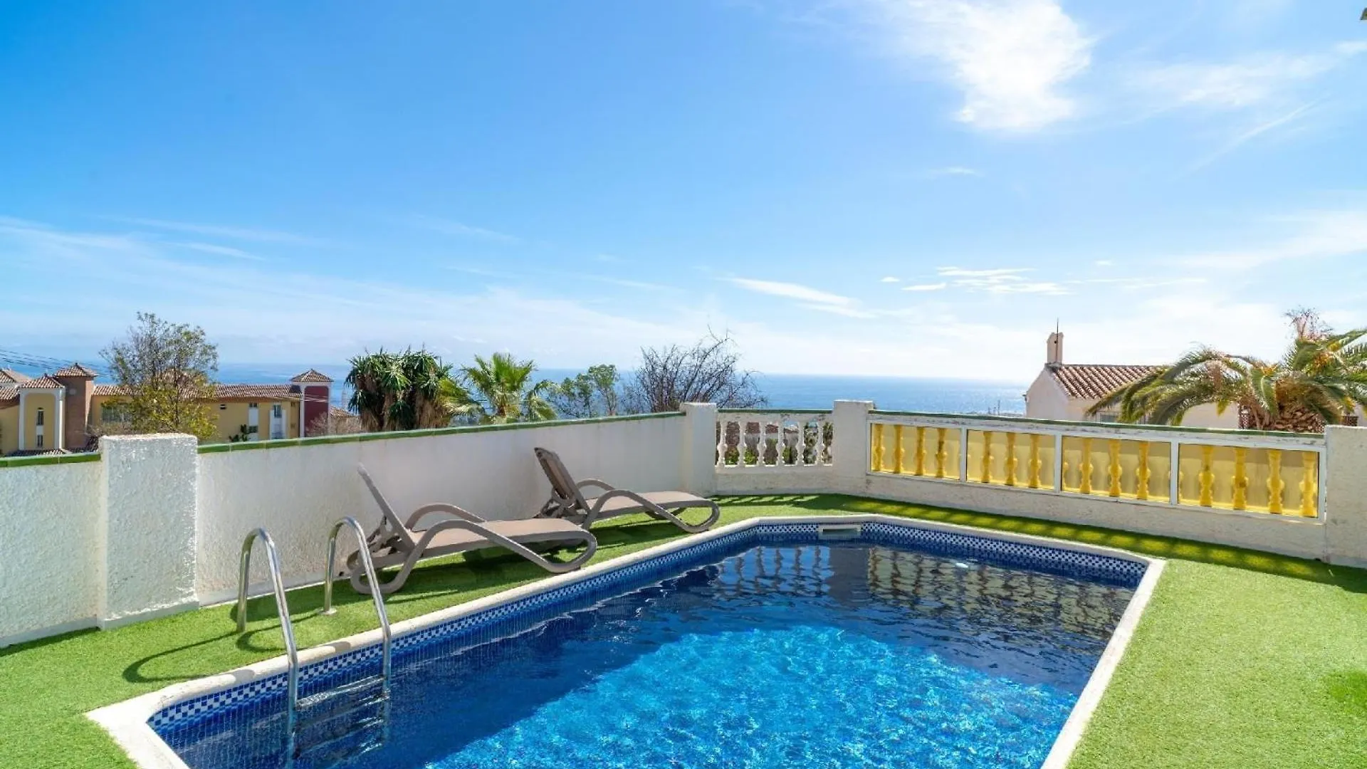 Ferienhaus Mit Privatpool Fuer 5 Personen Ca 100 Qm In Nerja, Andalusien Costa Del Sol